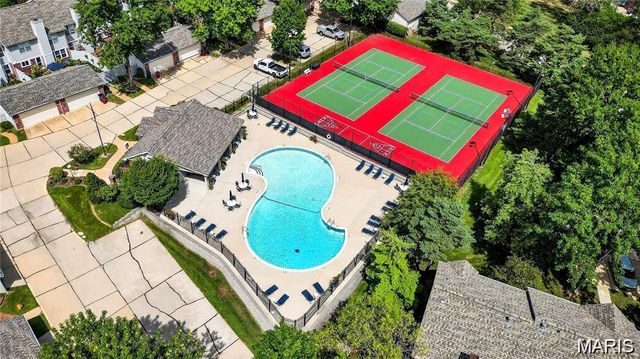 5353 N Kenrick Parke Drive 205, St Louis, MO 63119