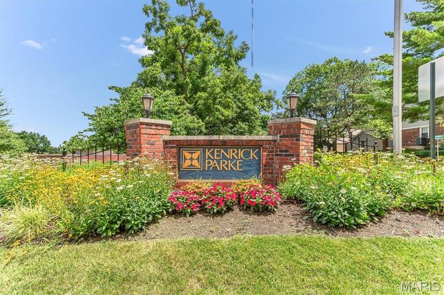 5353 N Kenrick Parke Drive 205, St Louis, MO 63119