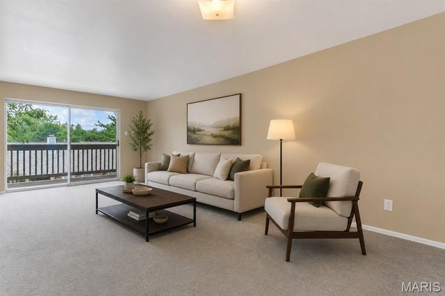 5353 N Kenrick Parke Drive 205, St Louis, MO 63119