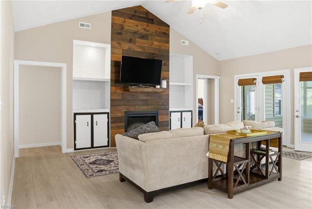 912 Norfleet RD, Virginia Beach, VA 23464