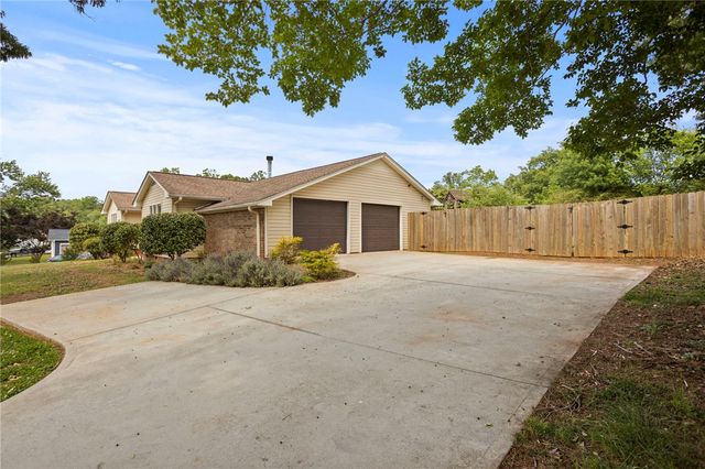 1011 Sierra Drive, Easley, SC 29642