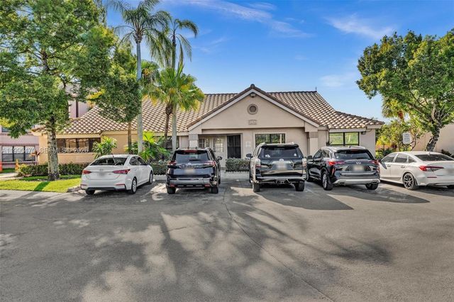 2796 S University Dr 2104, Davie, FL 33328