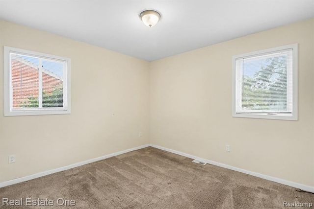 29025 W Chicago Street, Livonia, MI 48150