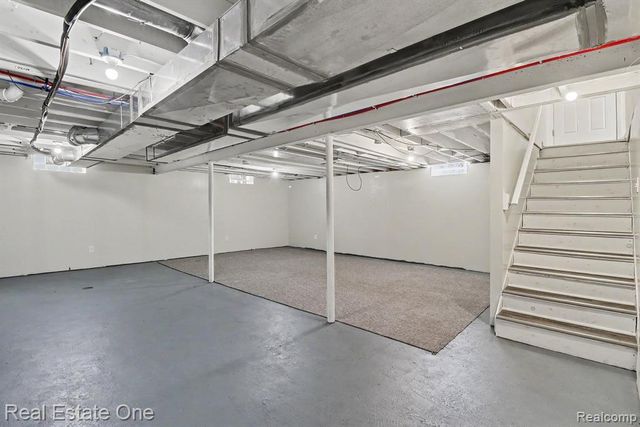 29025 W Chicago Street, Livonia, MI 48150