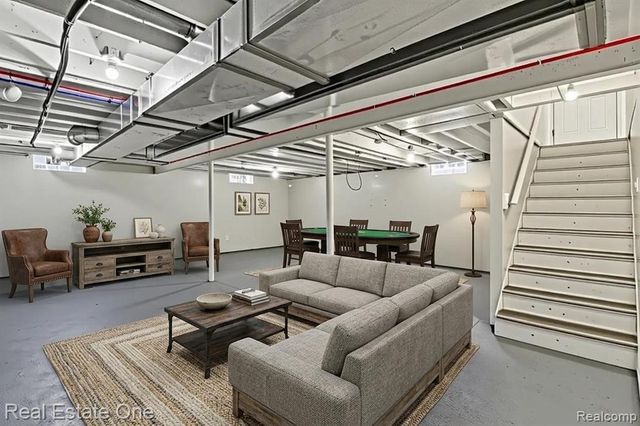 29025 W Chicago Street, Livonia, MI 48150