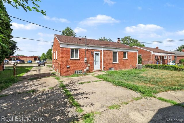 29025 W Chicago Street, Livonia, MI 48150