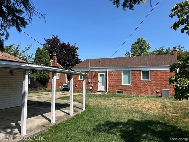29025 W Chicago Street, Livonia, MI 48150