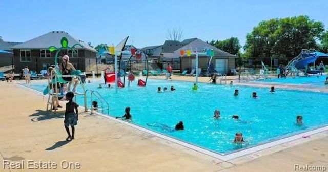 29025 W Chicago Street, Livonia, MI 48150