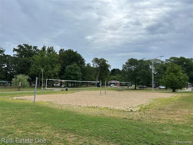 29025 W Chicago Street, Livonia, MI 48150