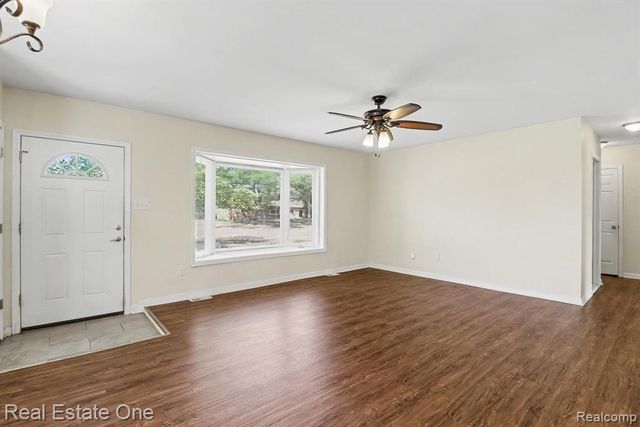29025 W Chicago Street, Livonia, MI 48150