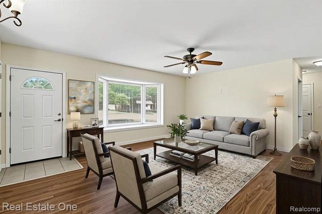 29025 W Chicago Street, Livonia, MI 48150