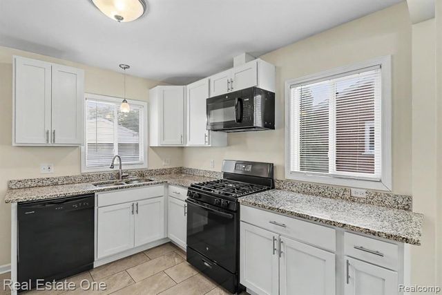 29025 W Chicago Street, Livonia, MI 48150