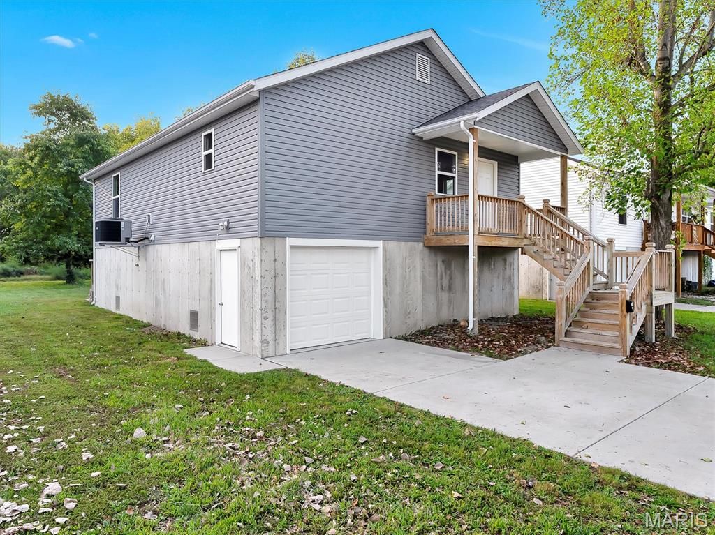 609 S 2nd Street, Pacific, MO 63069