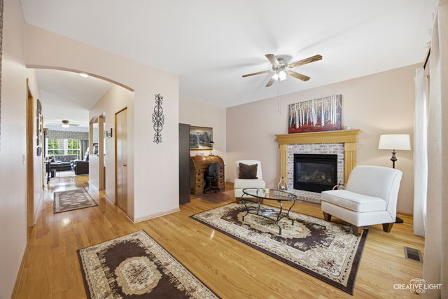1901 Lakeside Drive, Montgomery, IL 60538