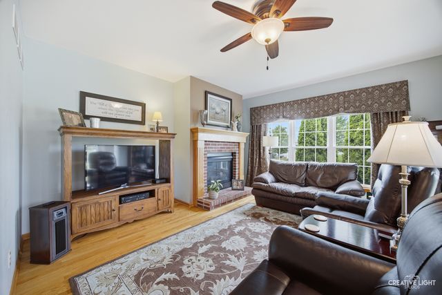1901 Lakeside Drive, Montgomery, IL 60538
