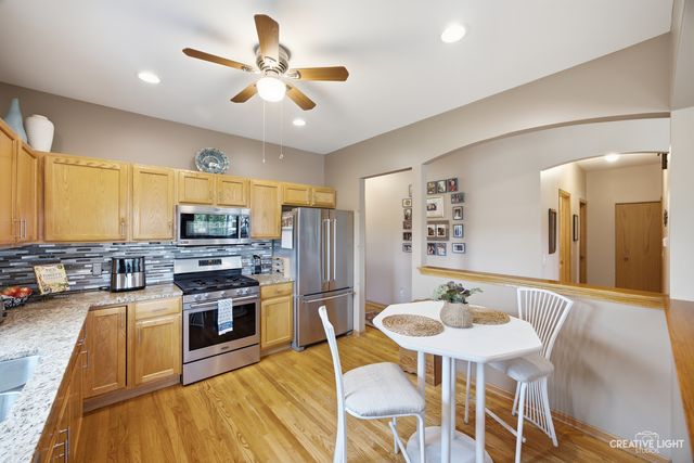1901 Lakeside Drive, Montgomery, IL 60538