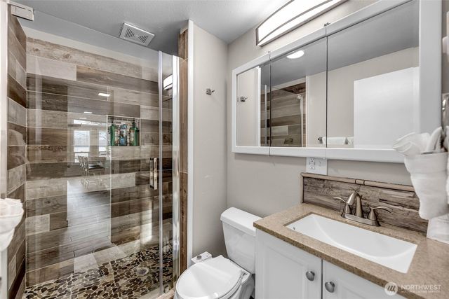 404 Streeter Road, Silverlake, WA 98645