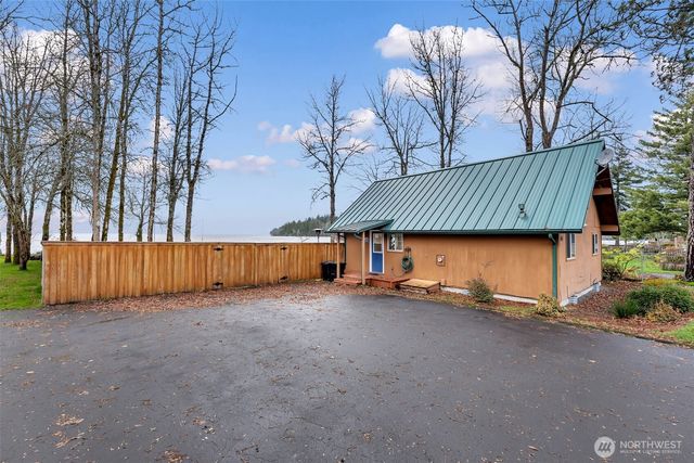 404 Streeter Road, Silverlake, WA 98645