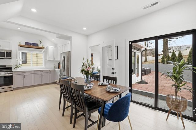 2211 FRANKLIN ST NE, Washington, DC 20018