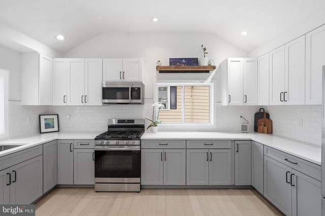 2211 FRANKLIN ST NE, Washington, DC 20018