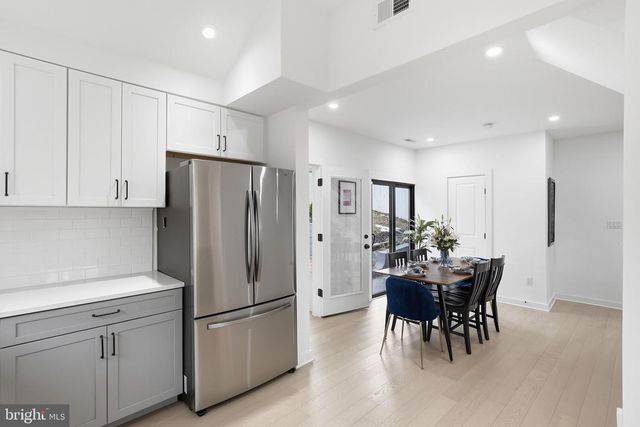 2211 FRANKLIN ST NE, Washington, DC 20018