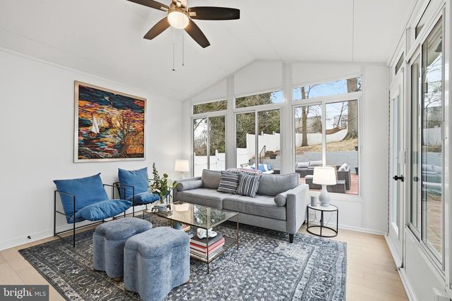 2211 FRANKLIN ST NE, Washington, DC 20018