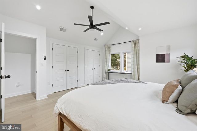 2211 FRANKLIN ST NE, Washington, DC 20018