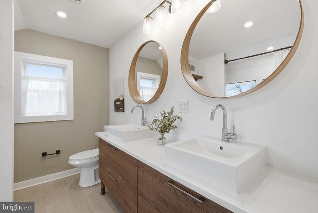 2211 FRANKLIN ST NE, Washington, DC 20018