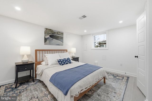 2211 FRANKLIN ST NE, Washington, DC 20018