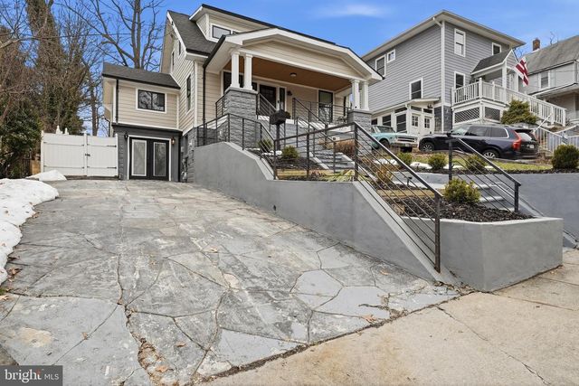 2211 FRANKLIN ST NE, Washington, DC 20018