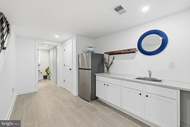 2211 FRANKLIN ST NE, Washington, DC 20018