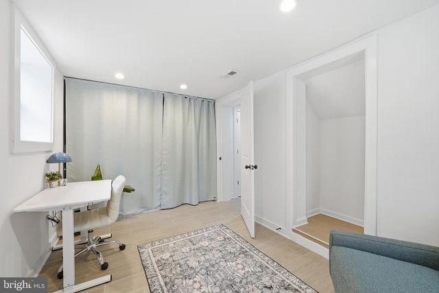 2211 FRANKLIN ST NE, Washington, DC 20018