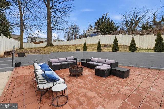 2211 FRANKLIN ST NE, Washington, DC 20018