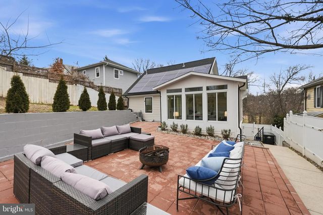 2211 FRANKLIN ST NE, Washington, DC 20018