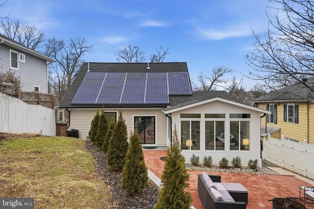 2211 FRANKLIN ST NE, Washington, DC 20018