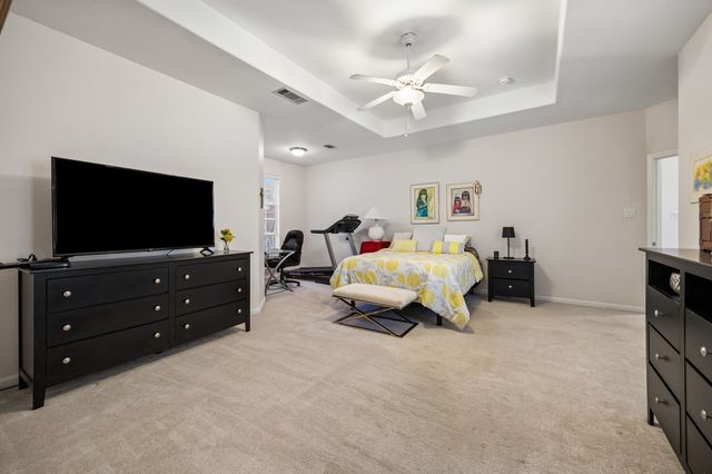 9705 Valley Lake Court, Irving, TX 75063
