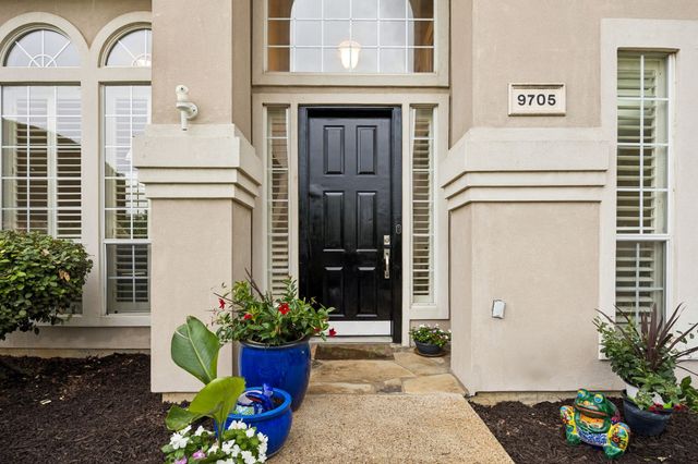 9705 Valley Lake Court, Irving, TX 75063