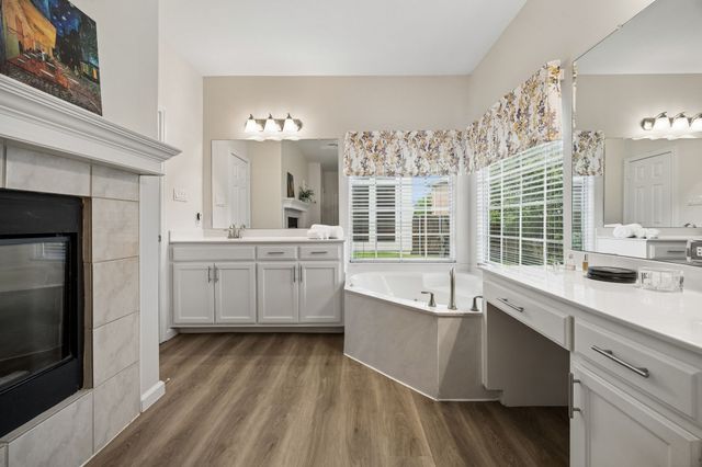 9705 Valley Lake Court, Irving, TX 75063