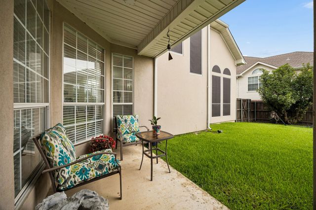 9705 Valley Lake Court, Irving, TX 75063