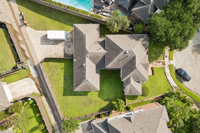 9705 Valley Lake Court, Irving, TX 75063
