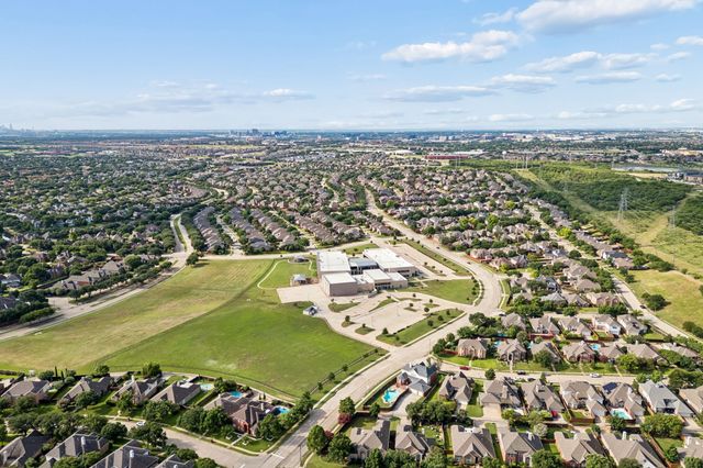 9705 Valley Lake Court, Irving, TX 75063
