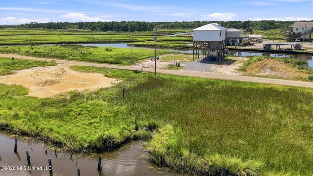 9038 Saint Mary Drive, Bay Saint Louis, MS 39520