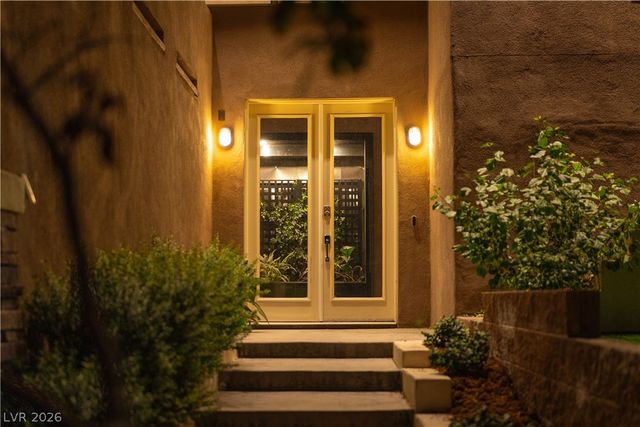 2817 High View Drive, Henderson, NV 89014