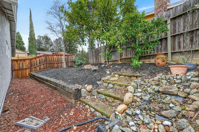 101 Kerr Ct, Folsom, CA 95630