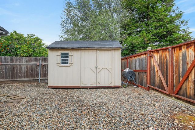 101 Kerr Ct, Folsom, CA 95630