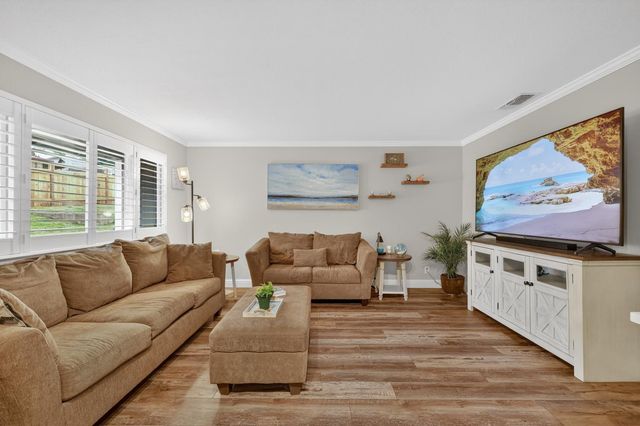 101 Kerr Ct, Folsom, CA 95630