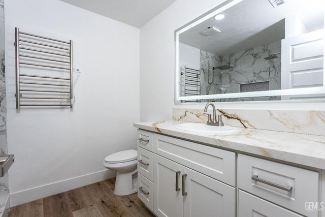 1412 Castaic Avenue, Bakersfield, CA 93308