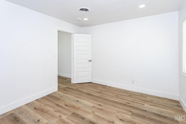 1412 Castaic Avenue, Bakersfield, CA 93308