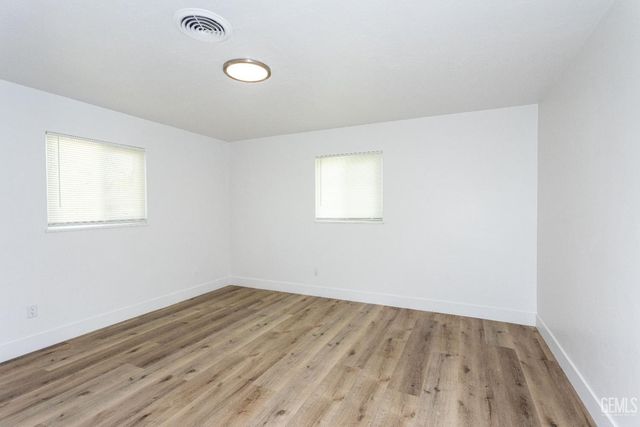 1412 Castaic Avenue, Bakersfield, CA 93308