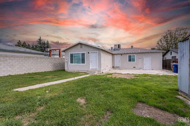 1412 Castaic Avenue, Bakersfield, CA 93308